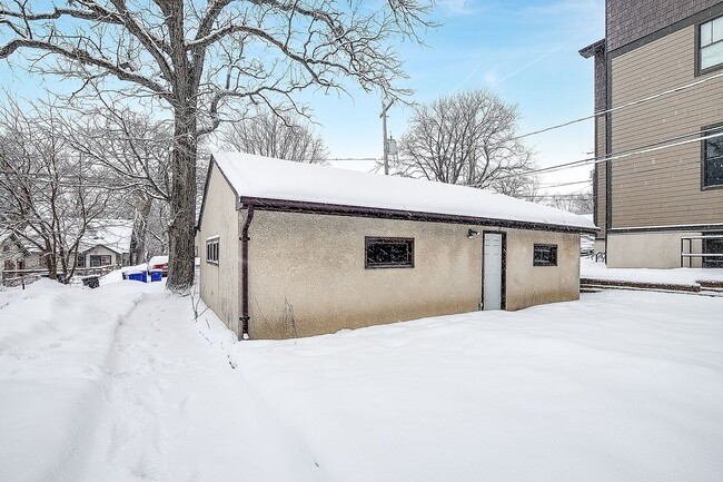 Building Photo - 1499 Cleveland Ave N