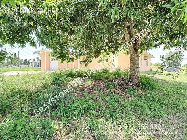 Building Photo - 139 Lake Rachard Dr