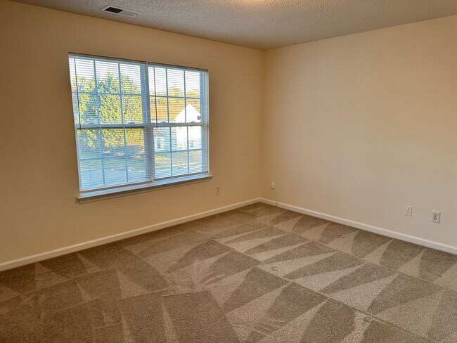 Building Photo - Beautiful Four Bedroom Home in Thompson Gl...