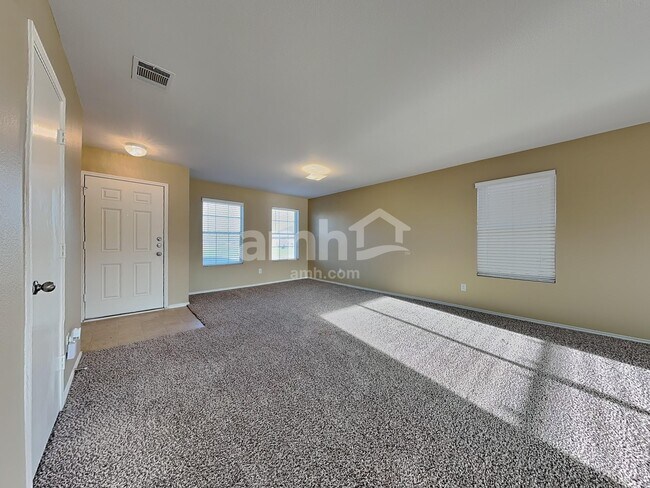 Building Photo - 937 Iona Dr