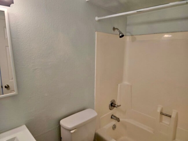 Building Photo - Hacienda Estates Three Bedroom Two Bath home !!! Close to Hospital and Retail Stores
