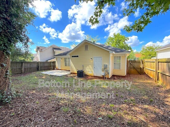 Building Photo - 3715 Bullard St