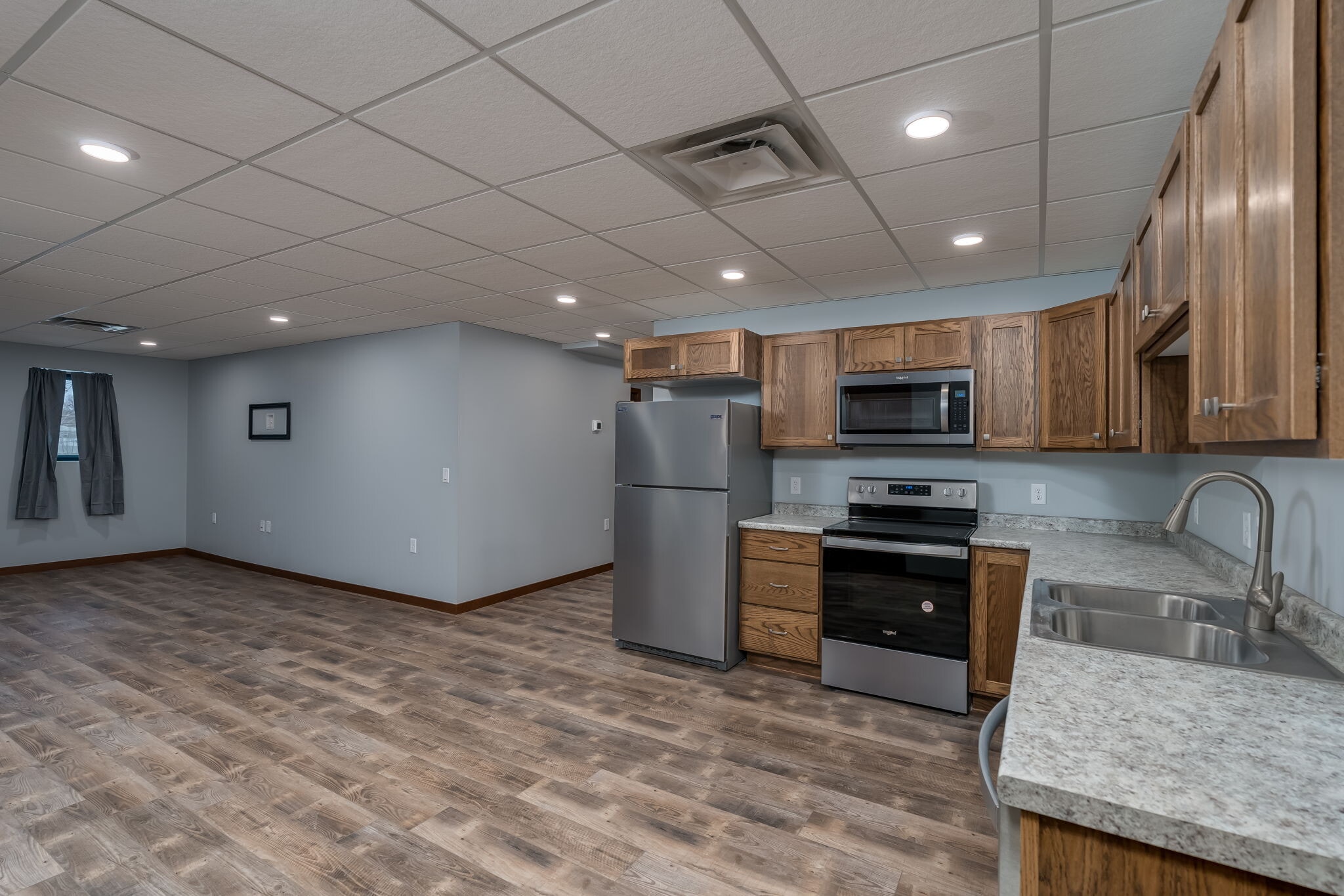 Kitchen - 513 N Riverfront Dr