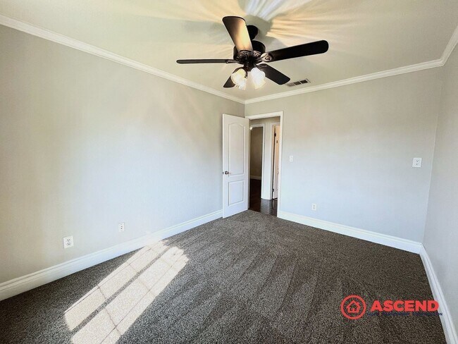 Building Photo - Beautiful NW Bakersfield Home | Cul-de-Sac Living + Solar