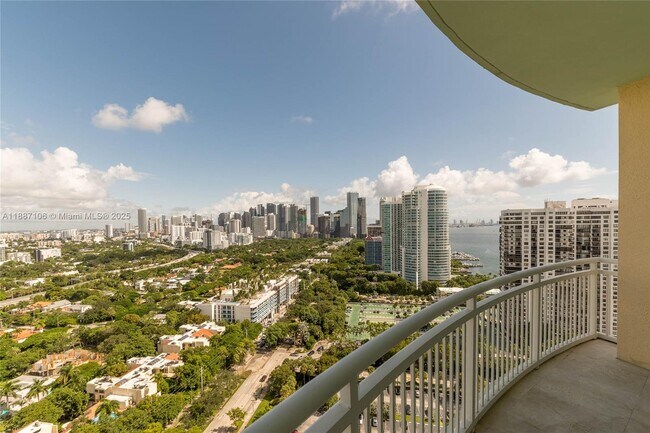 Building Photo - 2475 Brickell Ave