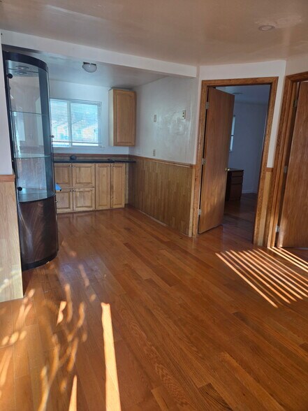 Building Photo - 6740 28th Ave S