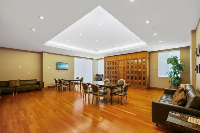 Building Photo - 1050 Brickell Ave