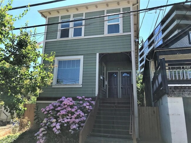 Primary Photo - 628 SW Sherman St