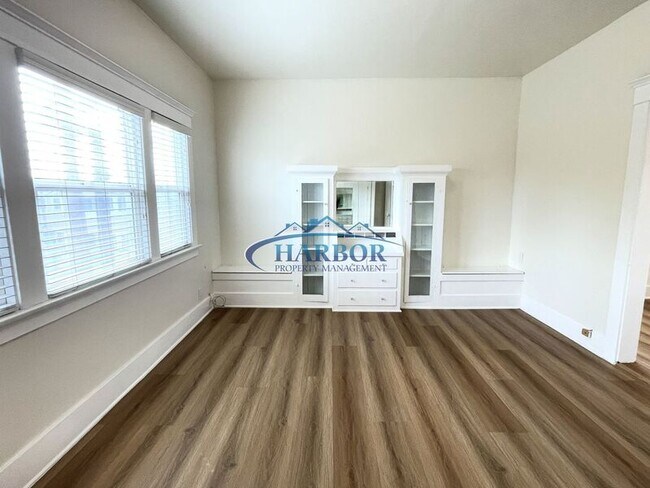 Building Photo - 426- 430 West 22nd Street