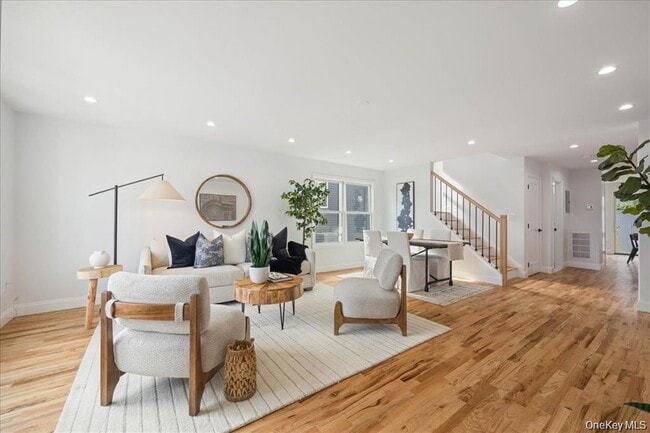 Building Photo - 89 Thurton Pl