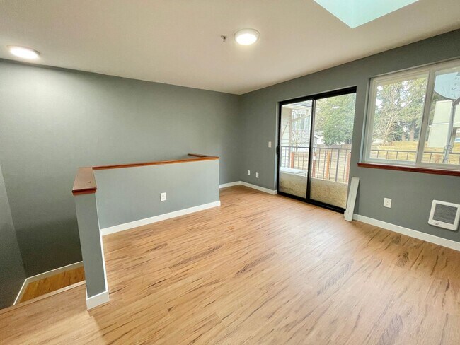 Building Photo - 15313 15th Ave NE