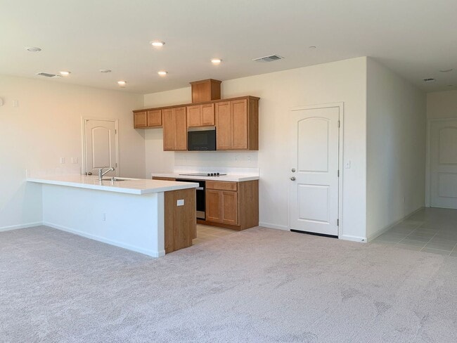 Building Photo - 2025 Built 3/2.5 in Hollister