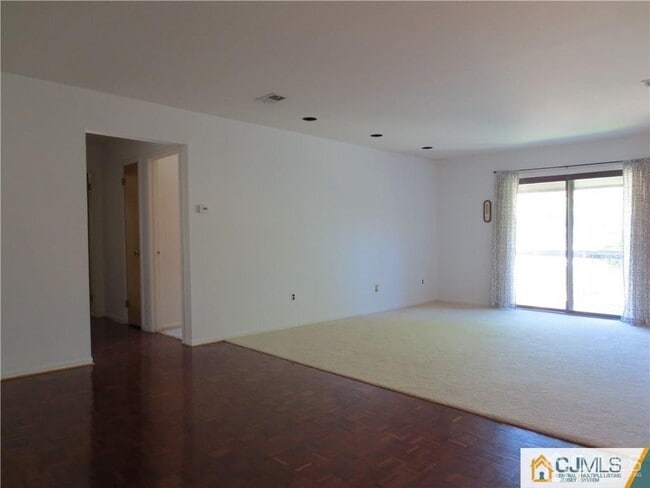 Building Photo - 101 Beverly Hl Ter
