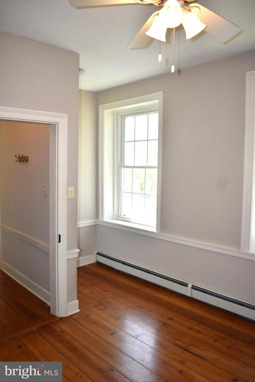 Building Photo - 12979 Buchanan Trail W
