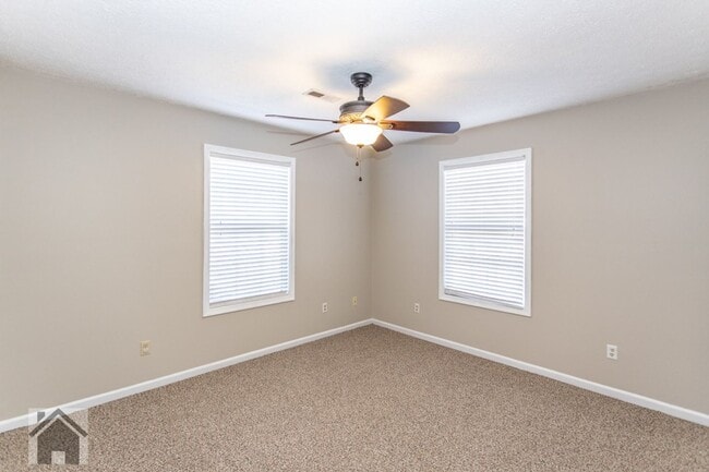 Building Photo - 105 Shara Dr