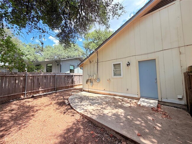 Building Photo - 12102 Arrowwood Dr