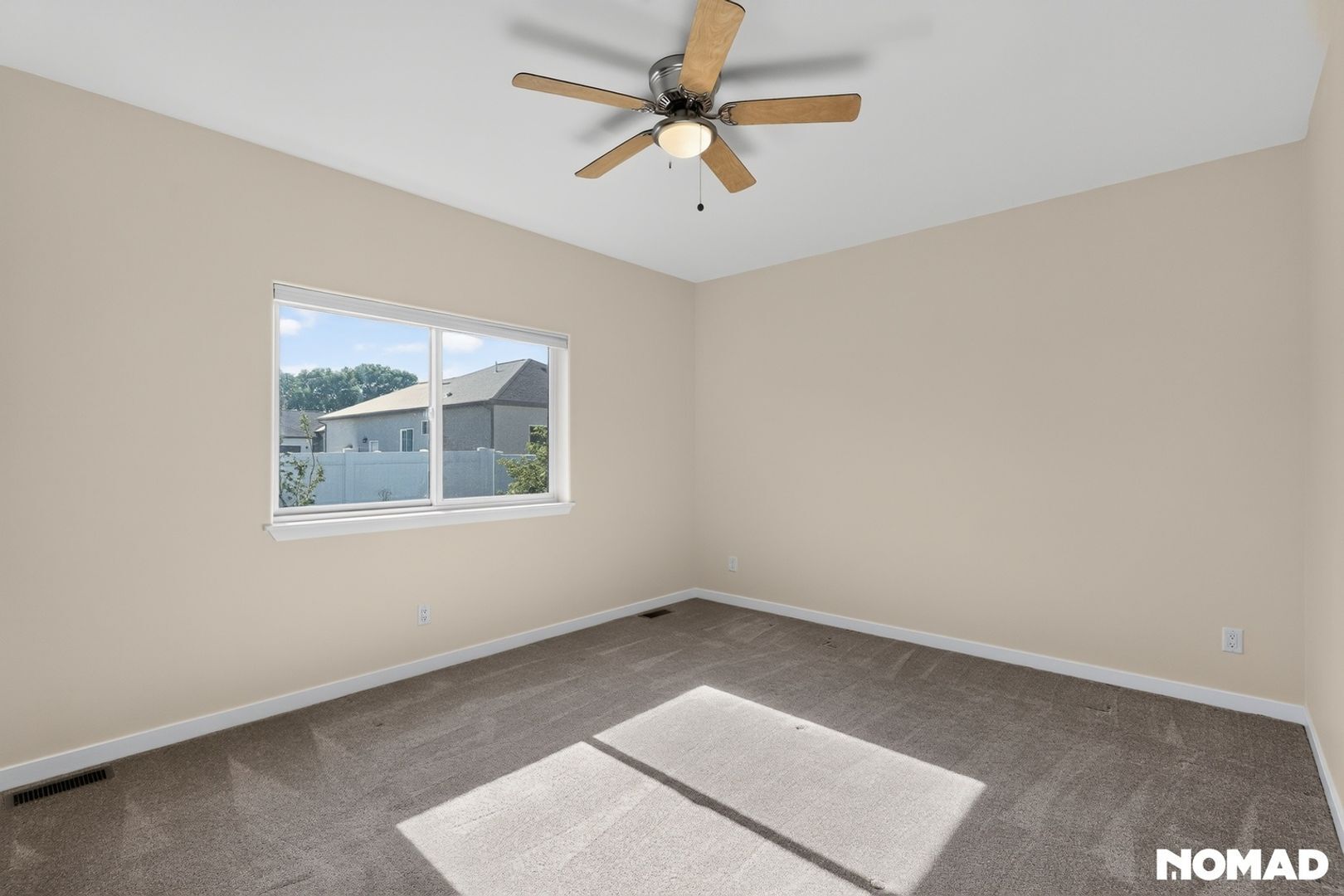 Building Photo - 910 Pilot Knob Ave