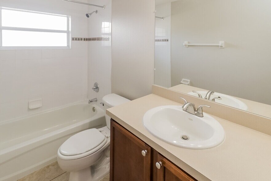 Building Photo - 426 Disston Ave