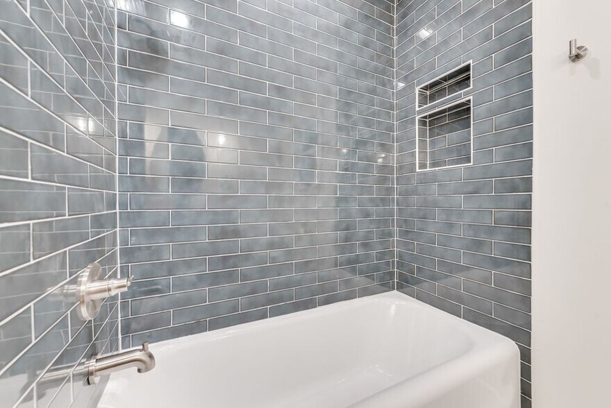 Building Photo - 5406 Vanderbilt Ave