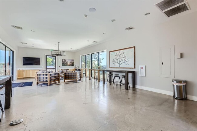 Building Photo - 213 Majestic Cedar Dr