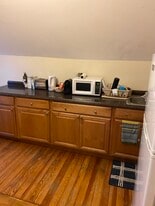 Building Photo - 246 Waterman St