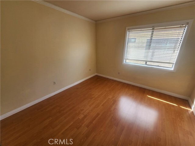 Building Photo - 7432 Hazeltine Ave