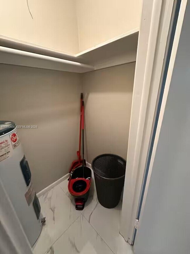 Building Photo - 1120 NE 24th Ave