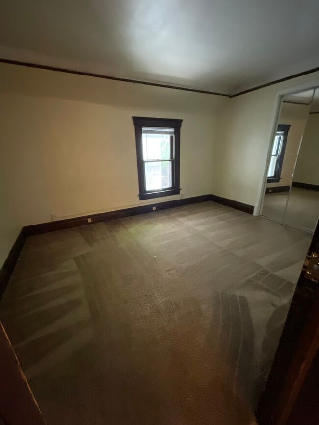 Building Photo - 410 E William St