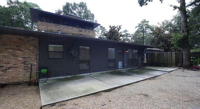 Building Photo - 3 Bedroom 3 Bath Executive Home in Mountai...