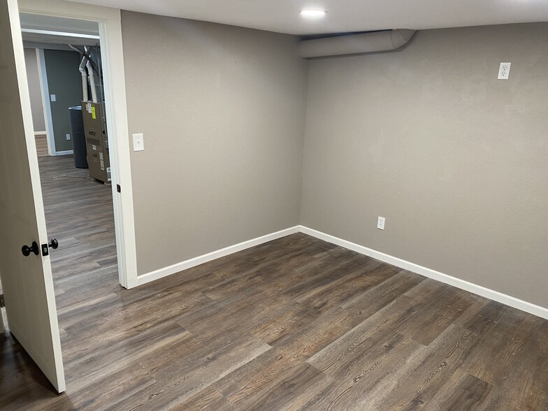 STUDY/GAMING ROOM - LOWER LEVEL - 2909 Sussex Ln