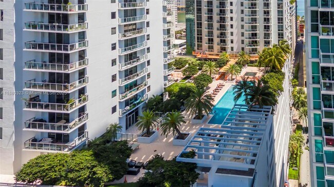 Building Photo - 1050 Brickell Ave