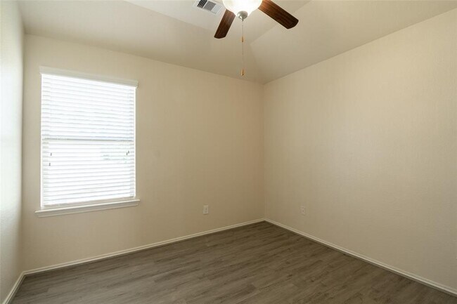Building Photo - 13546 Smith Lake Ln