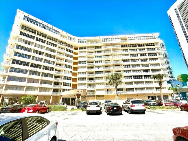 Building Photo - 1825 S Ocean Dr