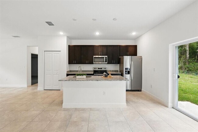 Building Photo - 7738 N Creek Way