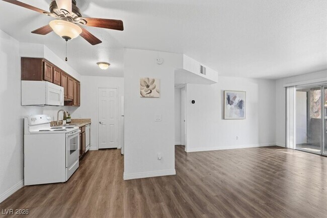 Building Photo - 2606 S Durango Dr