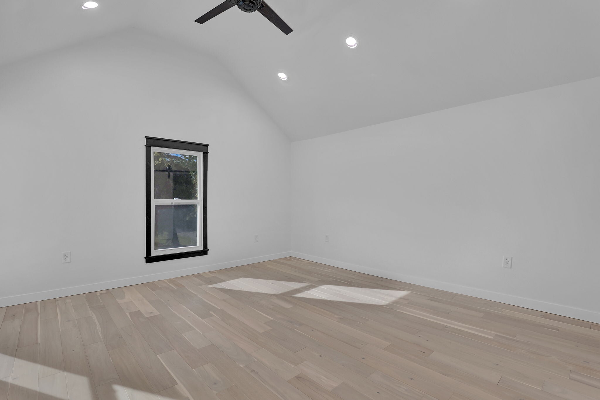 Building Photo - 119 N Ohio Ave