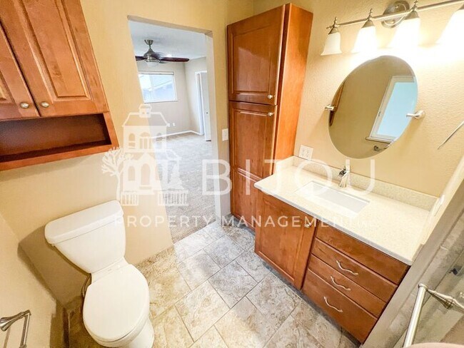 Building Photo - 355 Waco Ct