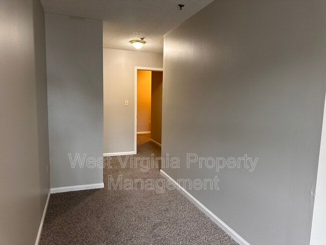Building Photo - 104 N 8th St