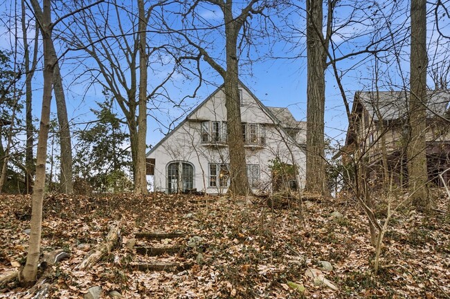 Building Photo - 2104 Iuka Ave