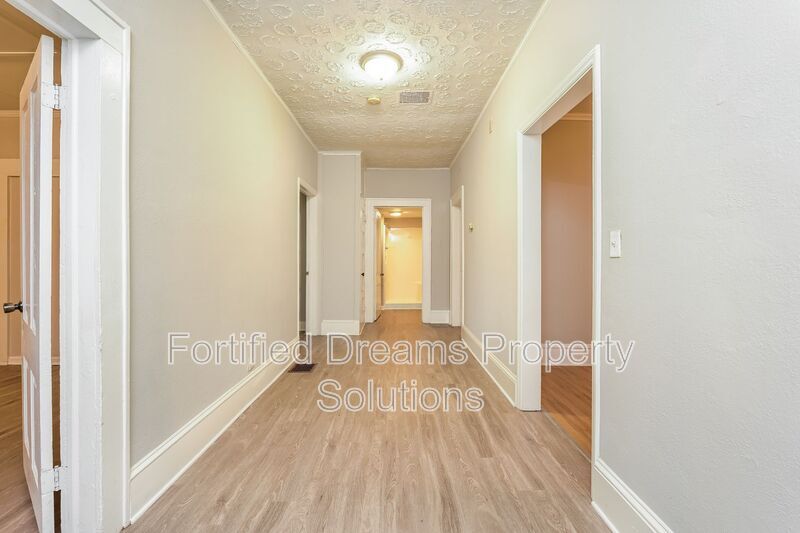 Building Photo - 524 Morgan Rd