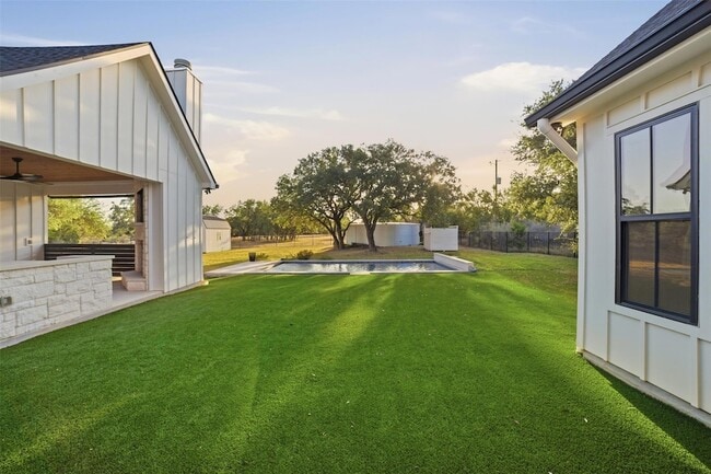 Building Photo - 23937 Oscar Rd