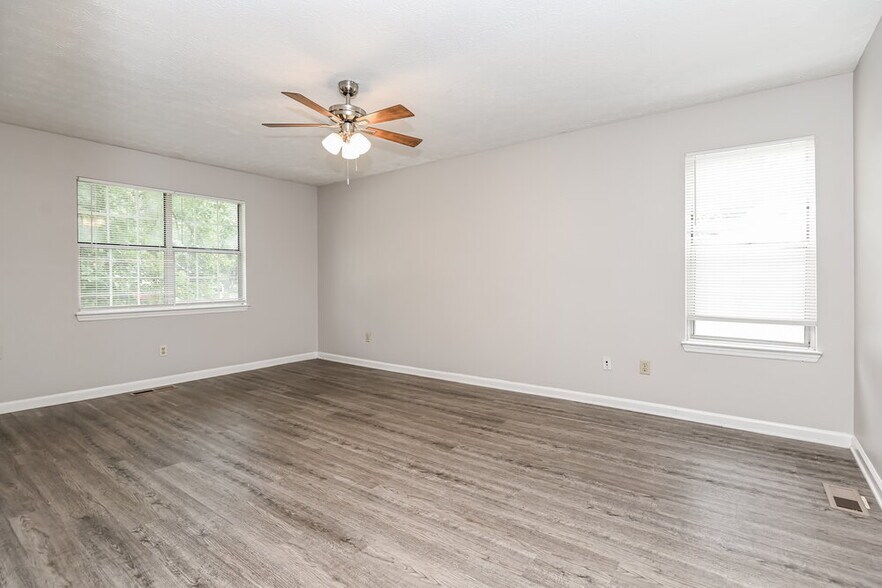 Building Photo - 1268 Brandl Dr SW