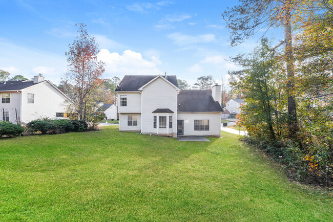 Building Photo - Elegant Living in Lithonia