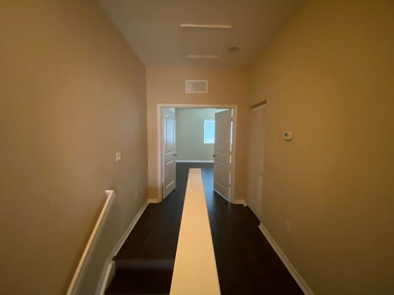 Building Photo - 3538 NW 29th Ct