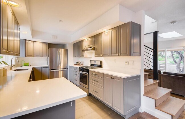 Building Photo - 2702 6th St