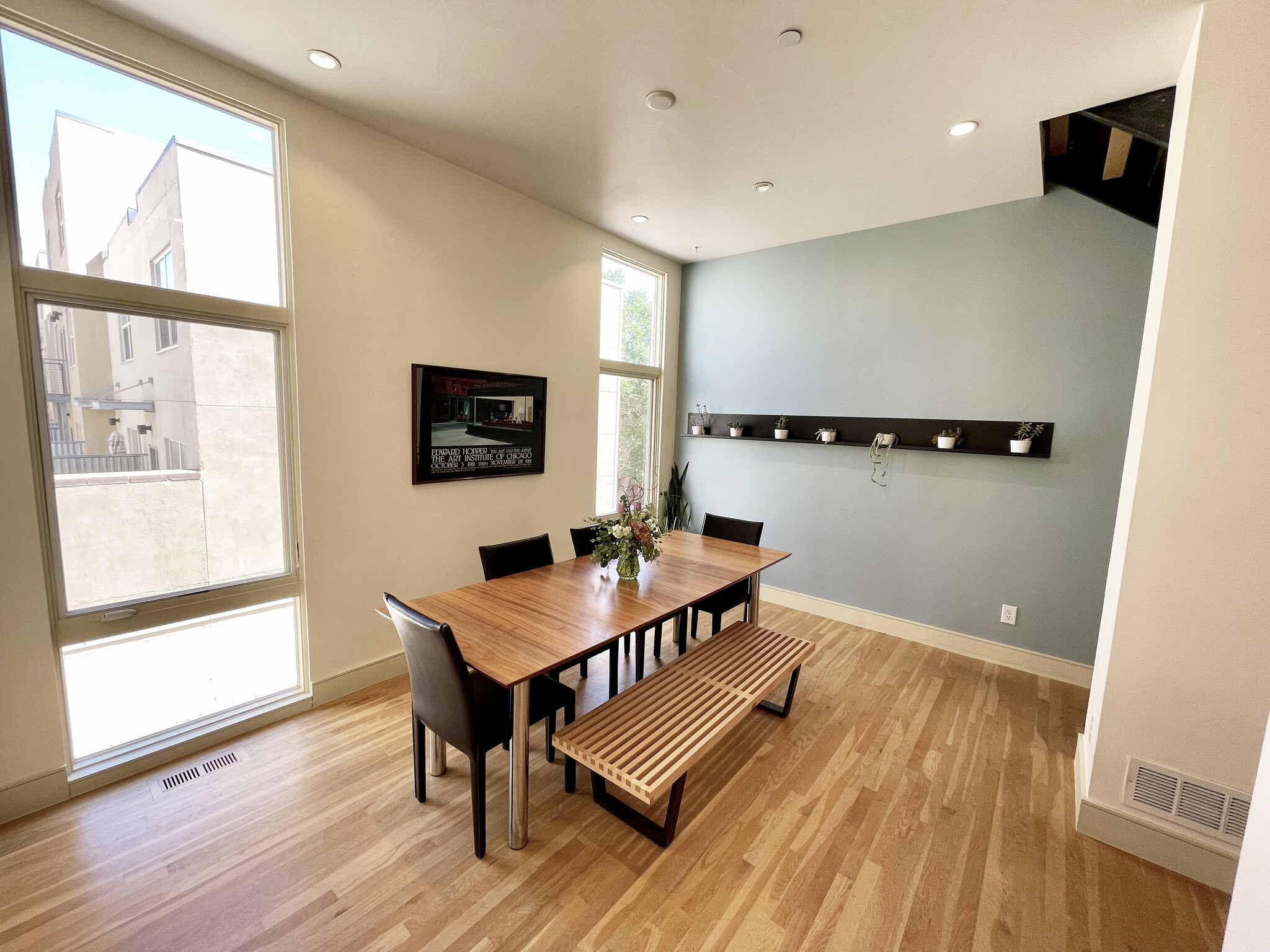 dining area - 2516 N Washington St