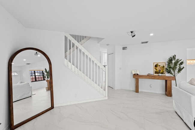 Building Photo - 111 Weybridge Cir