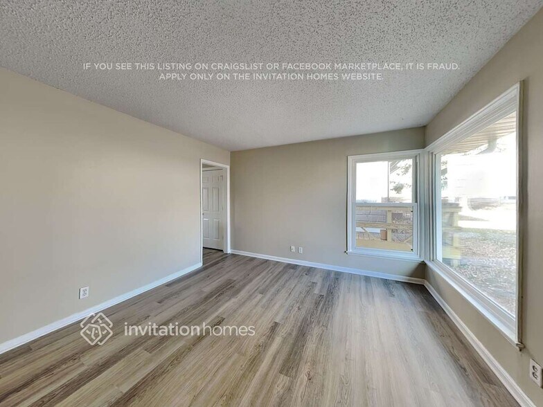 Building Photo - 3112 Nevada Ave S