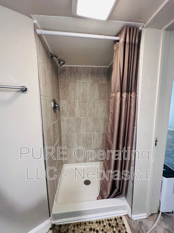 Building Photo - 830 S 54th St