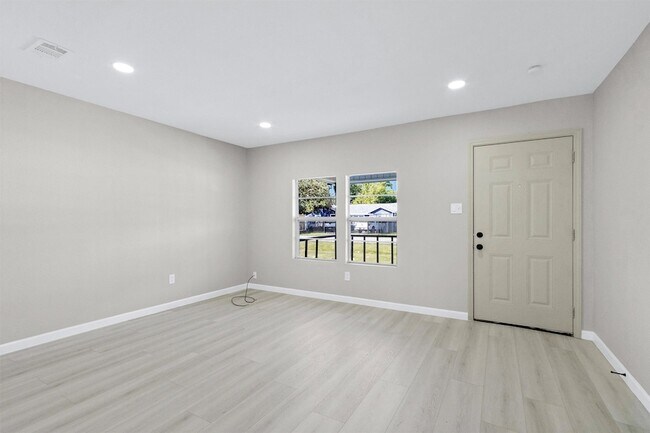 Building Photo - 4114 Hoffman St